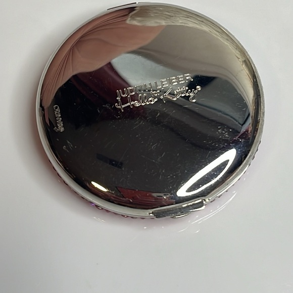 JUDITH LIEBER VINTAGE HELLO KITTY COMPACT - Picture 2 of 10